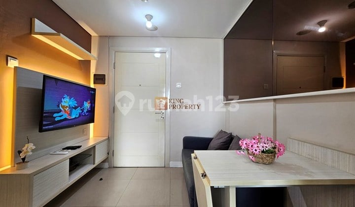 Furnished Elegant! Disewakan 1Br Apartemen Madison Park - Cukup Jalan Kaki ke Central Park & Taman Anggrek, Jakarta Barat