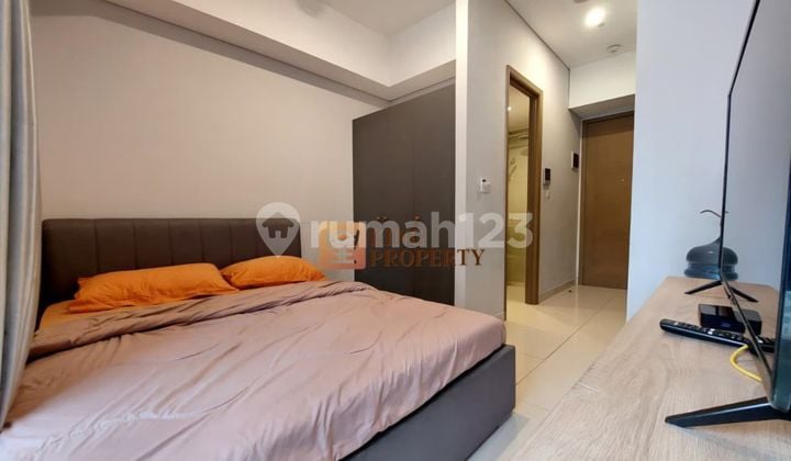 Disewa Studio Taman Anggrek Residences Furnished Homey - Jalan Kaki ke Hublife, Cp, Ta, Office Tower dan Kampus
