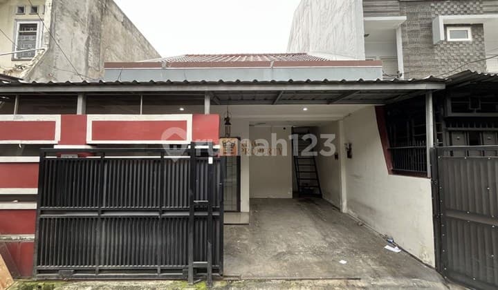 Rumah Minimalis 200m Bebas Banjir, Baru Renovasi, Disewakan Rumah Duta Raya, Dekat Citraland, Kedoya, Patra Market, Yayasan Pendidikan Al-Chasanah, RS UKRIDA.