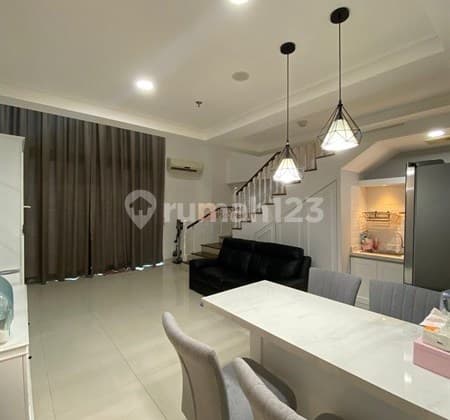 Straight to Central Park Mall 2 Floors for Rent Furnished Nice at Neo Soho Apartment Facilities Swimming Pool, Gym, Sauna Close to Trisakti & Untar Campus, Toll Gate, Orchid Garden