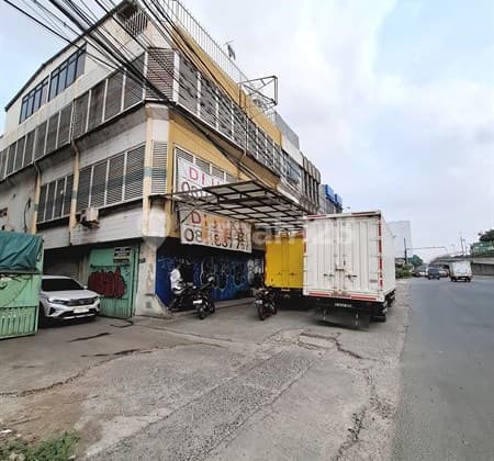 Strategis Pinggir Jalan Jual Ruko 3,5 Lantai Unfurnished di Jembatan Dua Raya Jakarta Utara Akses Bandara Soekarno-Hatta, Pintu Tol, Mall Central Park Fasilitas Rolling Door, Genset, Shgb