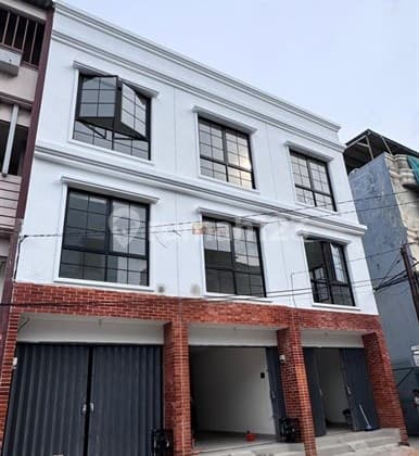 Strategis Sewa Ruko 4 Lantai Unfurnished Bagus di Pademangan Jakarta Utara Akses Pelabuhan Tanjung Priok, Bandara Soekarno-Hatta & Tol Dekat ke Ancol, Gunung Sahari, Mangga Dua