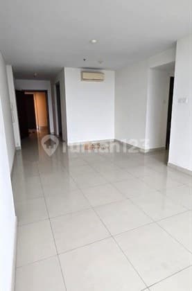 Selangkah ke Mall Central Park, Dekat Neo Soho, Taman Anggrek Jual 2BR Unfurnished Termurah di Central Park Residence dengan Fasilitas Kolam Renang, Gym, Jacuzzi