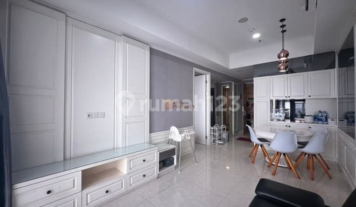 Strategis Sewa 2 Kamar Furnished Bagus di Condominium Taman Anggrek Residence Fasilitas Kolam Renang, Gym, Clubhouse Dekat ke Mall Hublife, Taman Anggrek, Central Park & Kampus Ternama