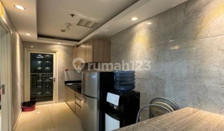 Akses ke Mall Central Park Sewa 1 Kamar Furnished Bagus di Apartemen Madison Park Fasilitas Kolam Renang, Gym, Jogging Track Akses ke Bandara Soekarno-Hatta, Taman Anggrek, Apl Tower & Pintu Tol