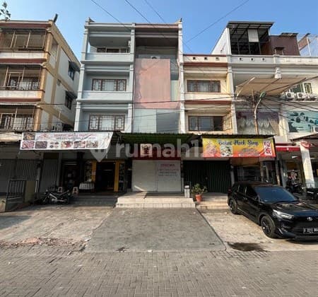 Strategis Jual Ruko 4 Lantai Unfurnished Bagus di Muara Karang Dekat dengan Bandara Soekarno-Hatta, Baywalk Mall, Emporium Mall, Akses ke Pintu Tol Cocok untuk Semua Usaha