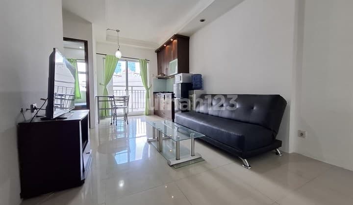 Near Toll Access, 2 Bedroom Furnished for Rent, Nice in Mediterania Garden Residence 2, Facilities: Swimming Pool, Gym, Kids Playground, Close to Central Park Mall, Tanjung Duren, Neo Soho, Taman Anggrek
