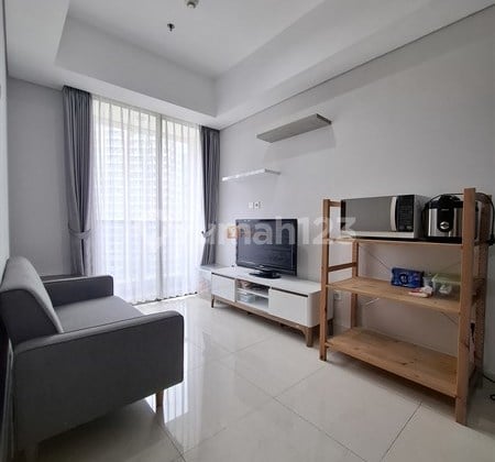 Strategis Sewa 2 Kamar Semifurnished Bagus di Taman Anggrek Residence Akses ke Mall Hublife, Taman Anggrek, Pintu Tol, Central Park, Kampus Ternama Fasilitas Clubhouse, Kolam Renang, Gym