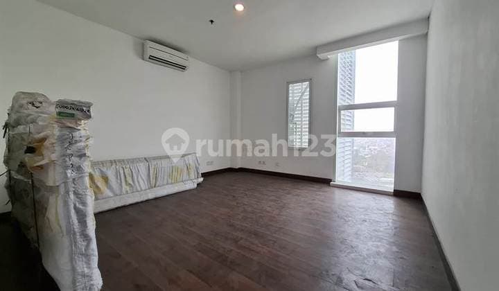 Just 5 Minutes to Kebon Jeruk Toll Gate, For Rent Apartment at Akr Gallery West Residences 1BR Unfurnished Standard Developer Comfortable Ready to Occupy, Connected to Akr Office Tower Kebon Jeruk West Jakarta
