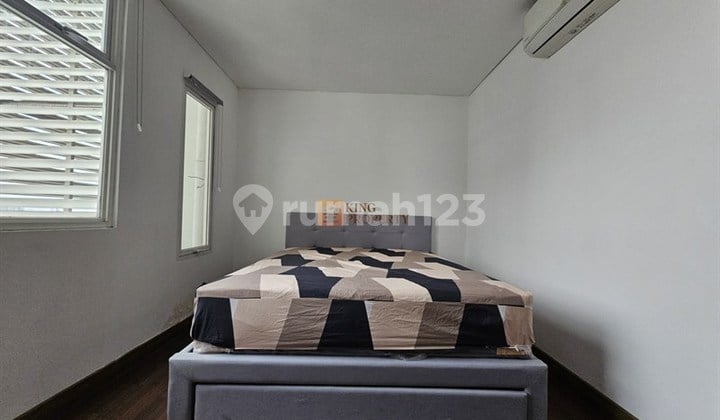 Terhubung Langsung Akr Tower, Disewakan Apartemen Akr Gallery West Residences 1 Kamar New Furnished Nyaman Siap Huni, Lokasi Strategis Dekat Musiom Macan, 5 Menit ke Pintu Gerbang Utama Tol Kebon Jeruk Jakarta Barat