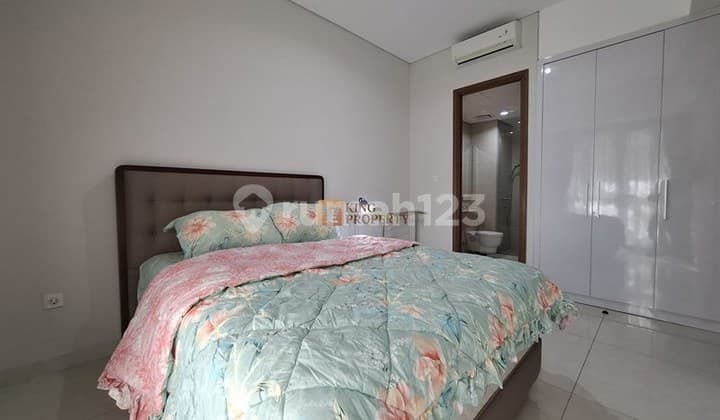 Terhubung Langsung dengan Mall Ta & Hublife, Disewakan Townhouse Taman Anggrek Residences 3Br+1 Luas 142M2 Furnished Lengkap Nyaman Siap Huni, Lokasi Strategis di Pusat Kota Tanjung Duren