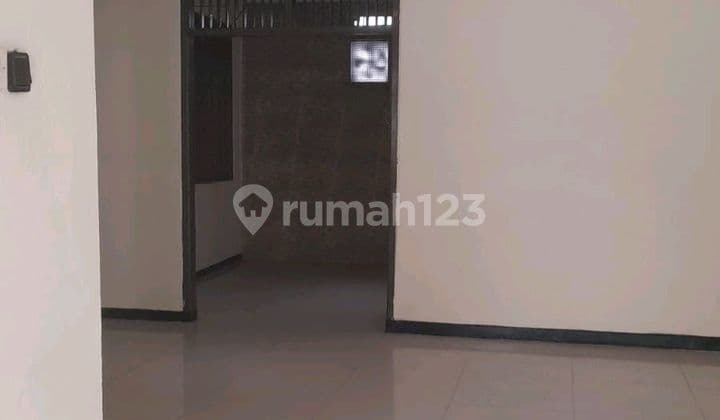 Di Sewakan Rumah Tempat Tinggal Nyaman Di Antapani