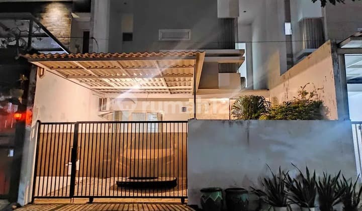 Rumah Siap Huni Second Bagus minimalis strategis Lokasi Semampir Surabaya