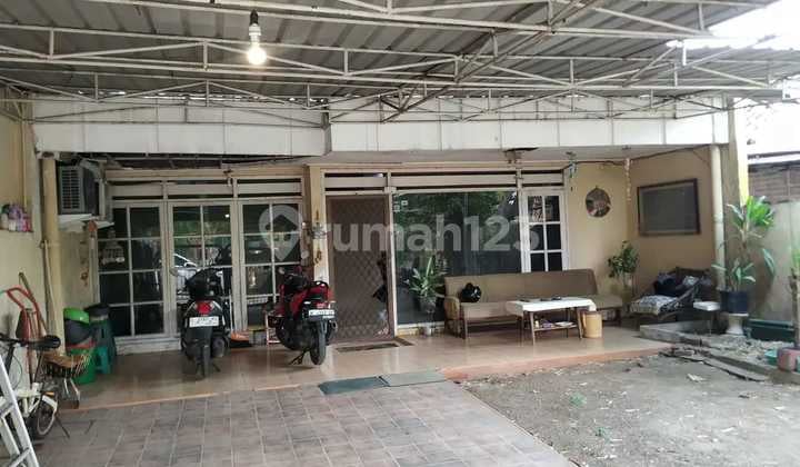 Rumah Terawat Minimalis Kutisari