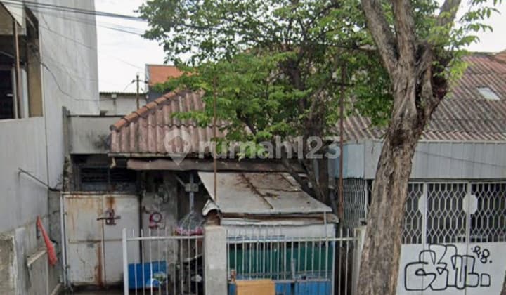 Zero House on Tambaksari Main Road - Super Strategic Location! Bu