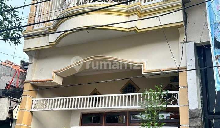 Rumah, 2 Lantai Pusat Kota Super Mewah Demak Surabaya