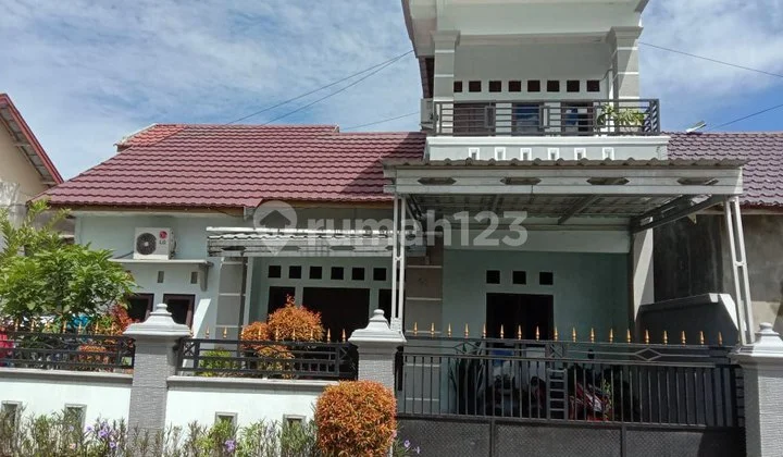 Bisa KPR, Rumah Bagus Strategis, 2 Lantai, SHM, Bebas Banjir Bisa KPR, Rumah Bagus Strategis, 2 Lantai, SHM, Bebas Banjir