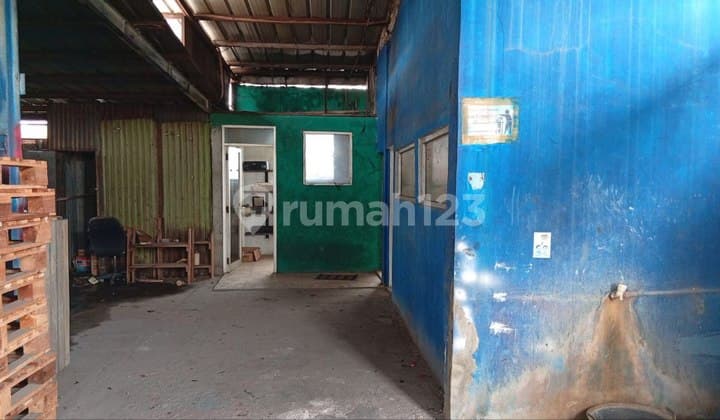 Siap Huni, Gudang dengan Office dan Mess, 2 Lantai di Bekasi