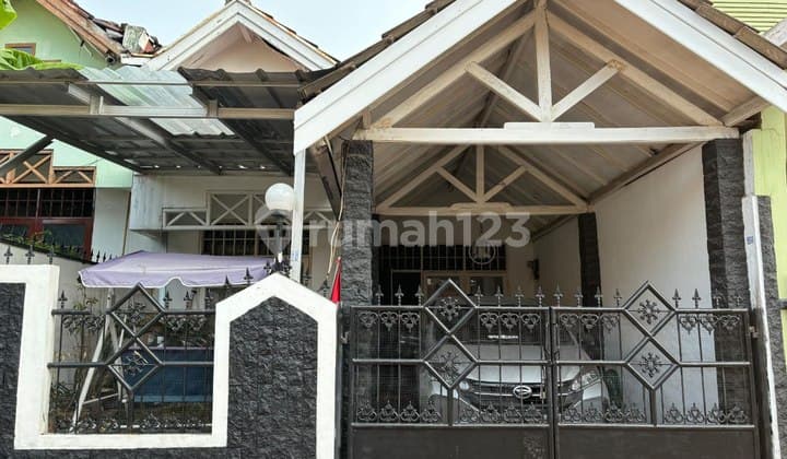 House, 2 Floors, Freehold Title, Near Toll Access and LRT in Jatibening