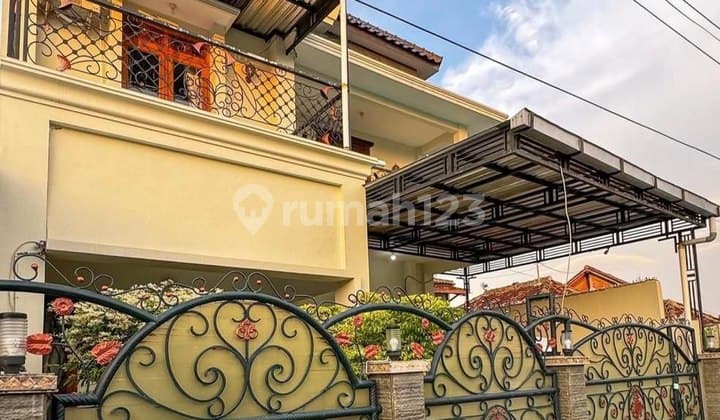 Rumah Cantik dan Luas, 2 Lantai, SHM, di Cepu, Blora