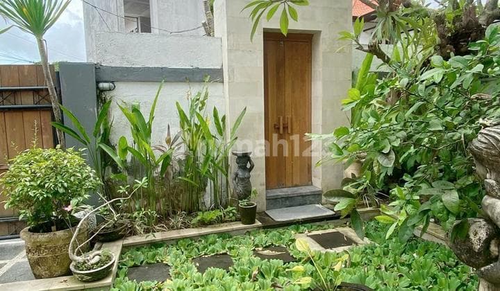 Villa Tropis fasilitas lengkap daerah Umalas Bali