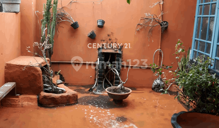 Ready-to-Occupy House in a Strategic Location at Ciwastra, Bandung