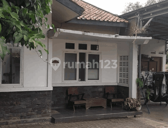 Dijual Rumah Nyaman dan Strategis di Bojong Koneng Bandung