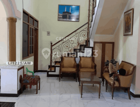 Rumah 2 Lantai Furnished Siap Huni dan Strategis di Regol Bandung