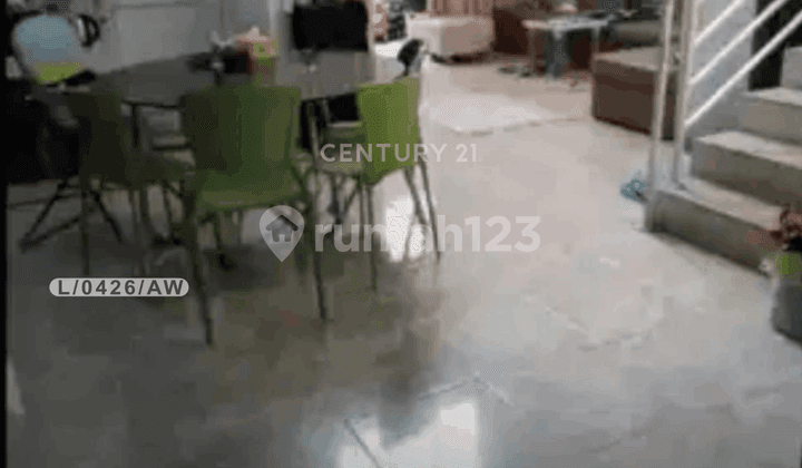 Comfortable and Strategic 2-Story House in Pasadena Caringin Bandung