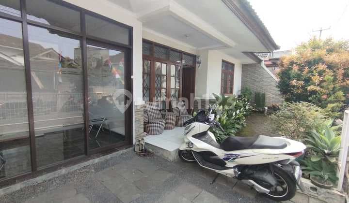 Hunian dengan Vibes Rumah Nenek di Taman Cibaduyut Indah