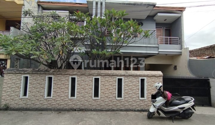 Rumah Mewah 2 Lantai di Sukamenak Bebas Banjir
