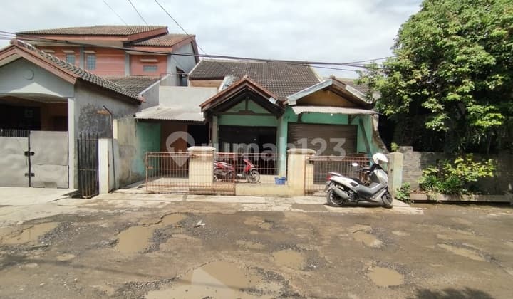 Di Jalan Utama Komplek Cocok untuk Komersial / Rumah Tinggal