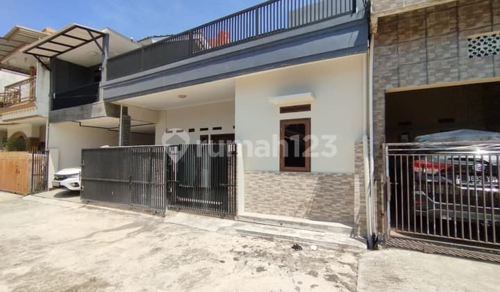 Hunian Cantik dan Siap Huni Ini Memiliki Rooftop