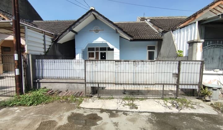 Rumah Murah dan Siap Huni di Taman Cibaduyut Indah,Dengan View Jalan Tol dan Perkotaan,Lingkungan Aman dan ******** Dekat Pintu Tolsat Keramaian ,Sentra Sepatu