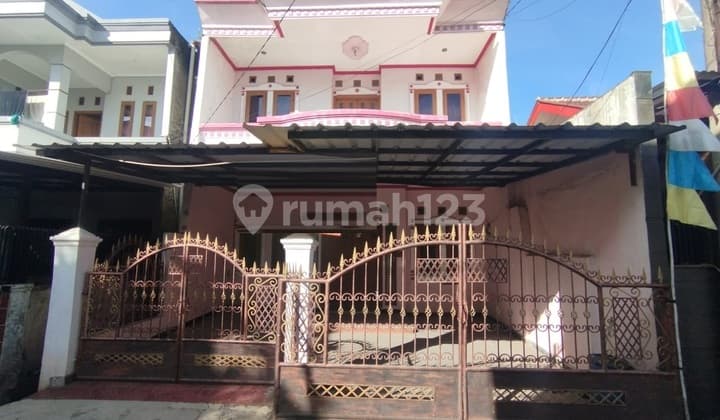 Hunian 2 Lantai Nan Cantik dan Siap Huni