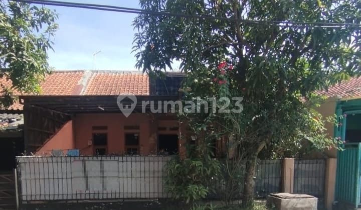 Rumah Siap Huni di Jalan Utama Komplek Sayap Tki