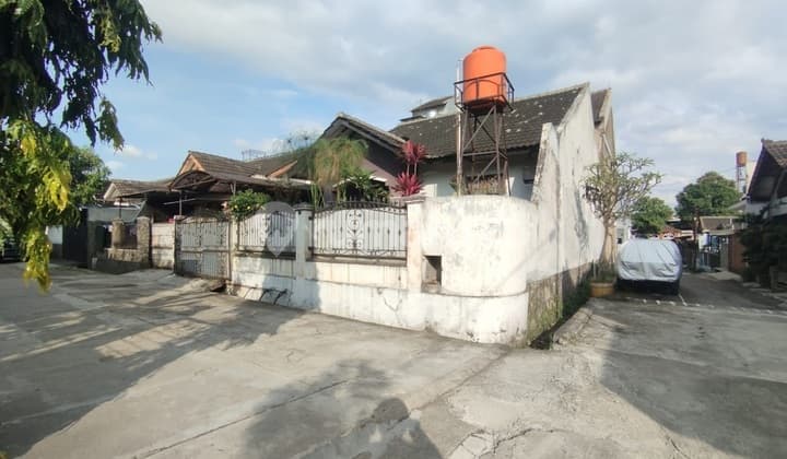 Rumah Posisi Hook di Taman Cibaduyut Indah,Bebas Banjir,Akses Jalan Lebar,Lingkungan Aman dan Nyaman