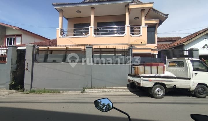 Rumah Mewah di Mainroad Cicukang Sayap Tki