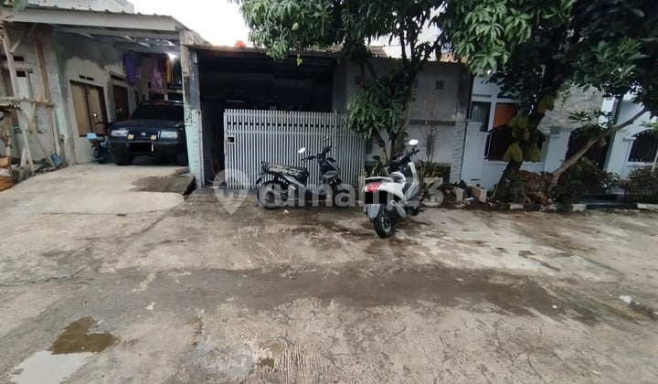 Rumah dengan Akses Jalan Lebar dan Bebas Banjir
