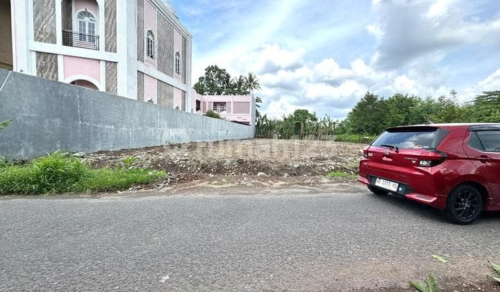 Area Stadion Maguwoharjo Sleman, Tepi Jalan Siap Bangun