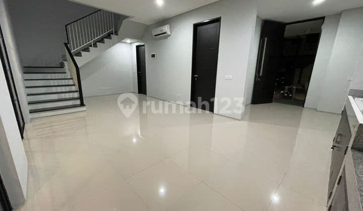 Jual Rumah Bagus Oakwood Park Citraland Shm