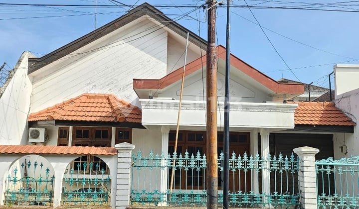 Rumah Second Surabaya Timur Dekat Galaxy Mall, Unair