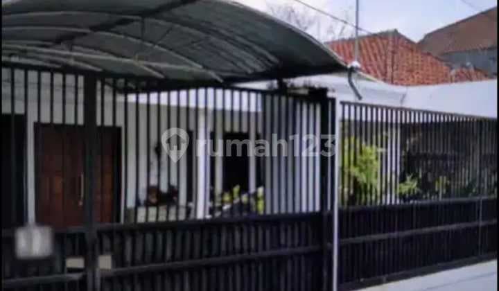 RUMAH SECOND TERAWAT DEKAT DARMO PERMAI, MAYJEN SUNGKONO