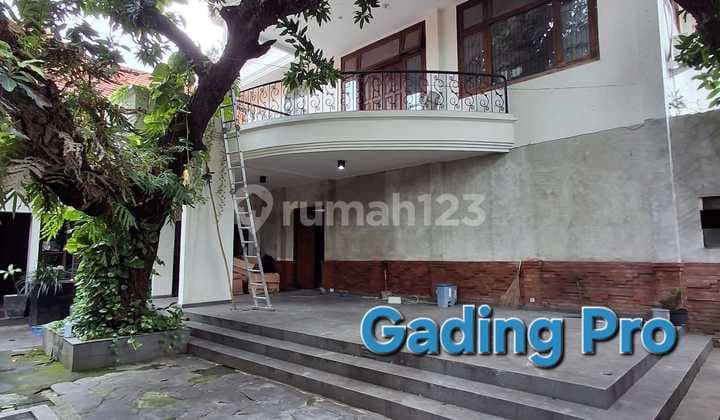 Rumah Usaha Bekas Retoran Di Pusat Kota Dekat Tunjungan Plaza