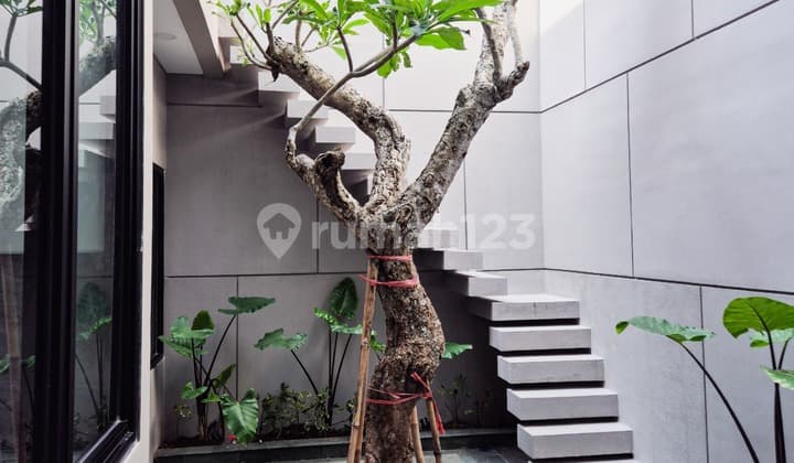 Rumah Baru Gress Modern Tropical Di Kupang Baru Dekat Raya Darmo