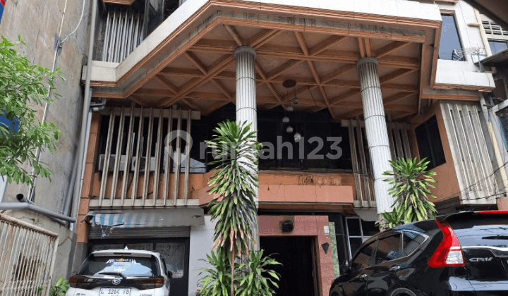 Bangunan Bekas Tempat GYM di Raya Manyar Lokasi Bagus dan Ramai serta bangunan Terawat Dekat UNAIR B, ITS