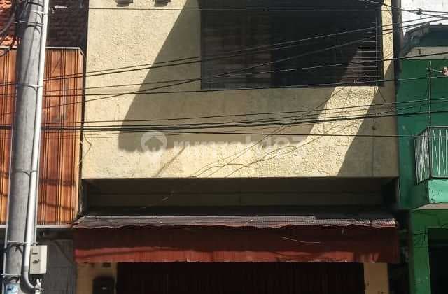 For Sale/Lease Three-Story Shop House Prime Location Near Main Road Wide Access and Flood-Free In Bubutan Already Has Certificate of Ownership