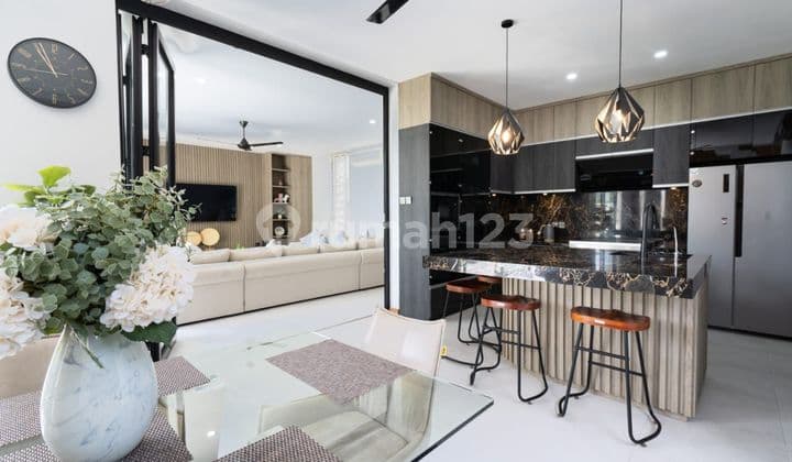 Brand New Villa With Rooftop And Garden Ungasan Uluwatu