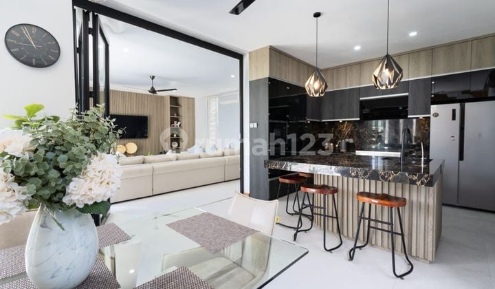 Brand New Villa With Rooftop And Garden Ungasan Uluwatu