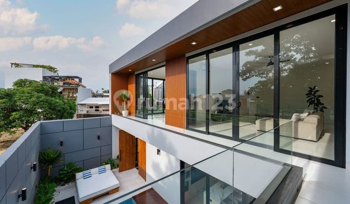 Brand New Villa Berawa Canggu Dekat Atlas dan Finns